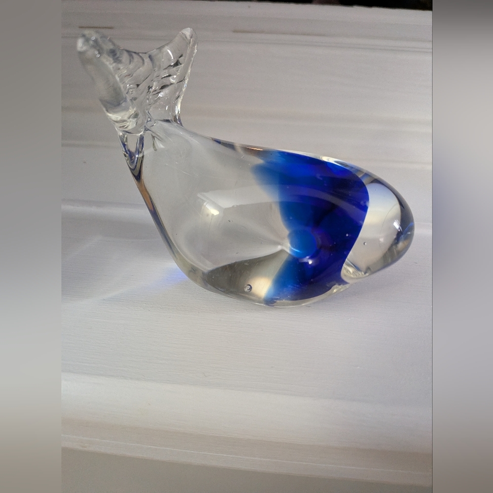 Vintage Decorative Art Glass Paperweight/Sculpture - Blue Whale